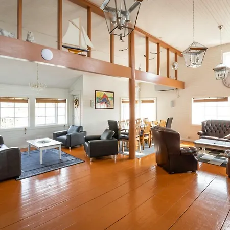 Lofoten Seaview Villa